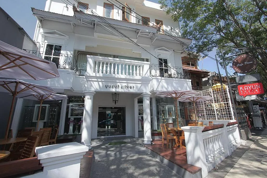 Kayun Hostel Downtown Kuta Lombok